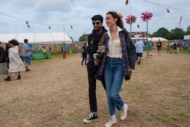 Glastonbury 2019: Najlepsze stylizacje z wydarzenia, które możecie powtórzyć podczas festiwali w Polsce!