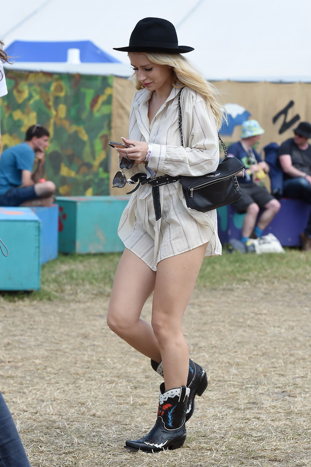 Glastonbury 2019: Najlepsze stylizacje z wydarzenia, które możecie powtórzyć podczas festiwali w Polsce!