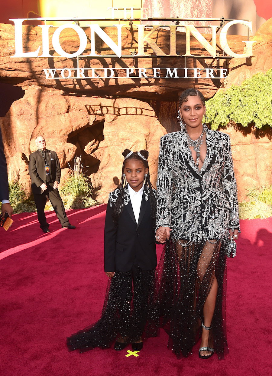 Beyoncé z Blue Ivy, Donald Glover i inne gwiazdy na uroczystej premierze „Króla Lwa”
