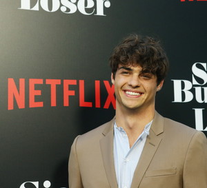 „Przesunięci” – nowy film z Noah Centineo, który obejrzycie na Netflixie!
