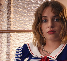 Robin ze „Stranger Things” to bohaterka, na którą czekaliśmy od dawna! Oto, dlaczego pokochaliśmy