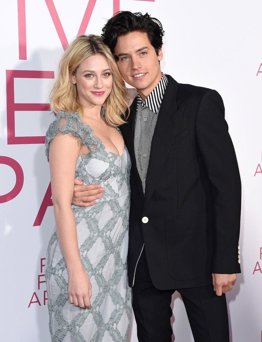 Cole Sprouse i Lili Reinhart przerwali milczenie i skomentowali plotki o rozstaniu. Para pojawiła się na wspólnej okładce