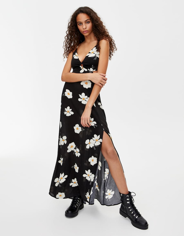 Sukienka w kwiaty Pull&Bear, 139 zł