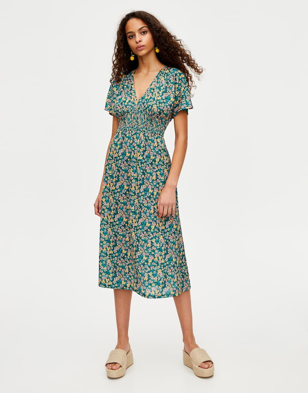 Sukienka w kwiaty Pull&Bear, 99,90 zł