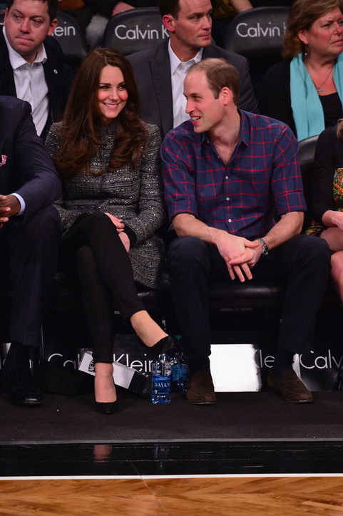 09-kate-middleton-pregnancy-outfit-h724