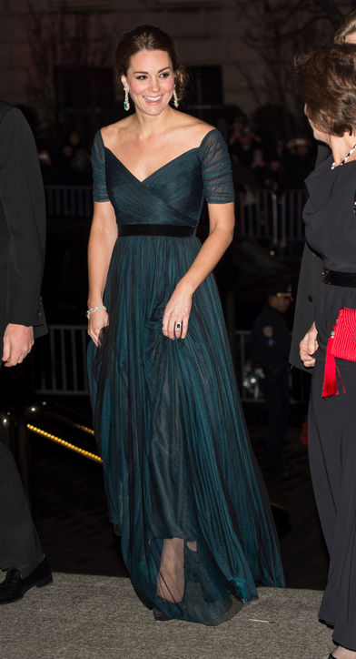 11-kate-middleton-pregnancy-outfit-h724