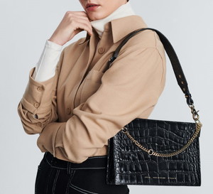 chylak-chain-bag-glossy-black-crocodile-1-720x1080