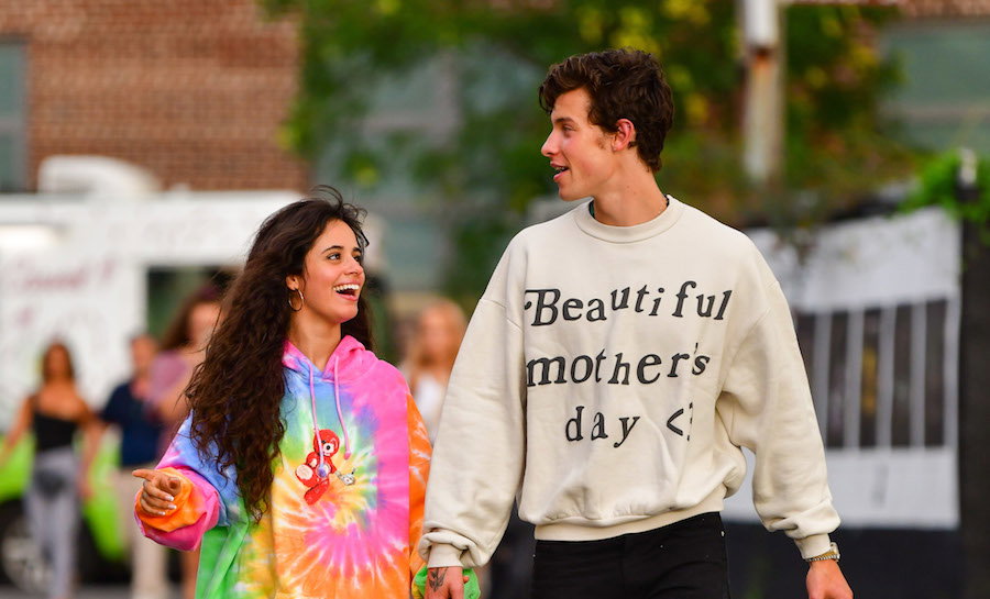 Camila Cabello i ShawCamila Cabello i Shawn Mendes oficjalnie razem! Piosenkarka złożyła wzruszające życzenia swojemu chłopakowi n Mendes oficjalnie razem! Piosenkarka złożyła wzruszające życzenia swojemu chłopakowi