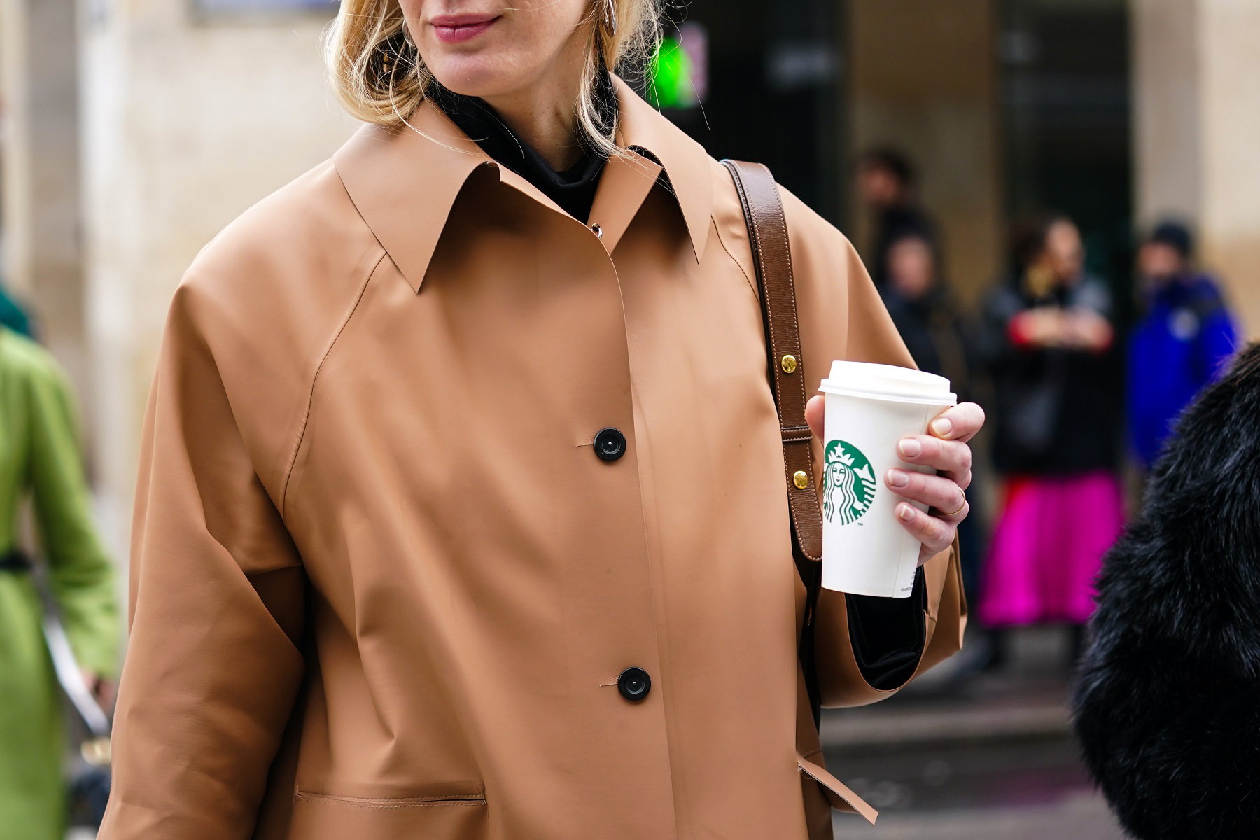 Dlaczego kubki w Starbucksie są podpisywane imionami klientów?