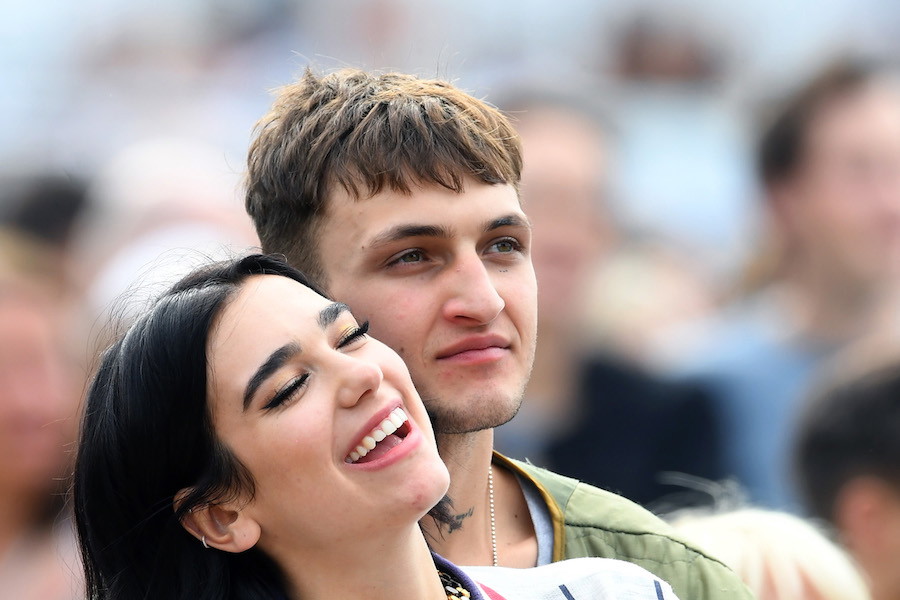 Dua Lipa i Anwar Hadid oficjalnie razem. Piosenkarka pochwaliła się zdjęciami na Instagramie