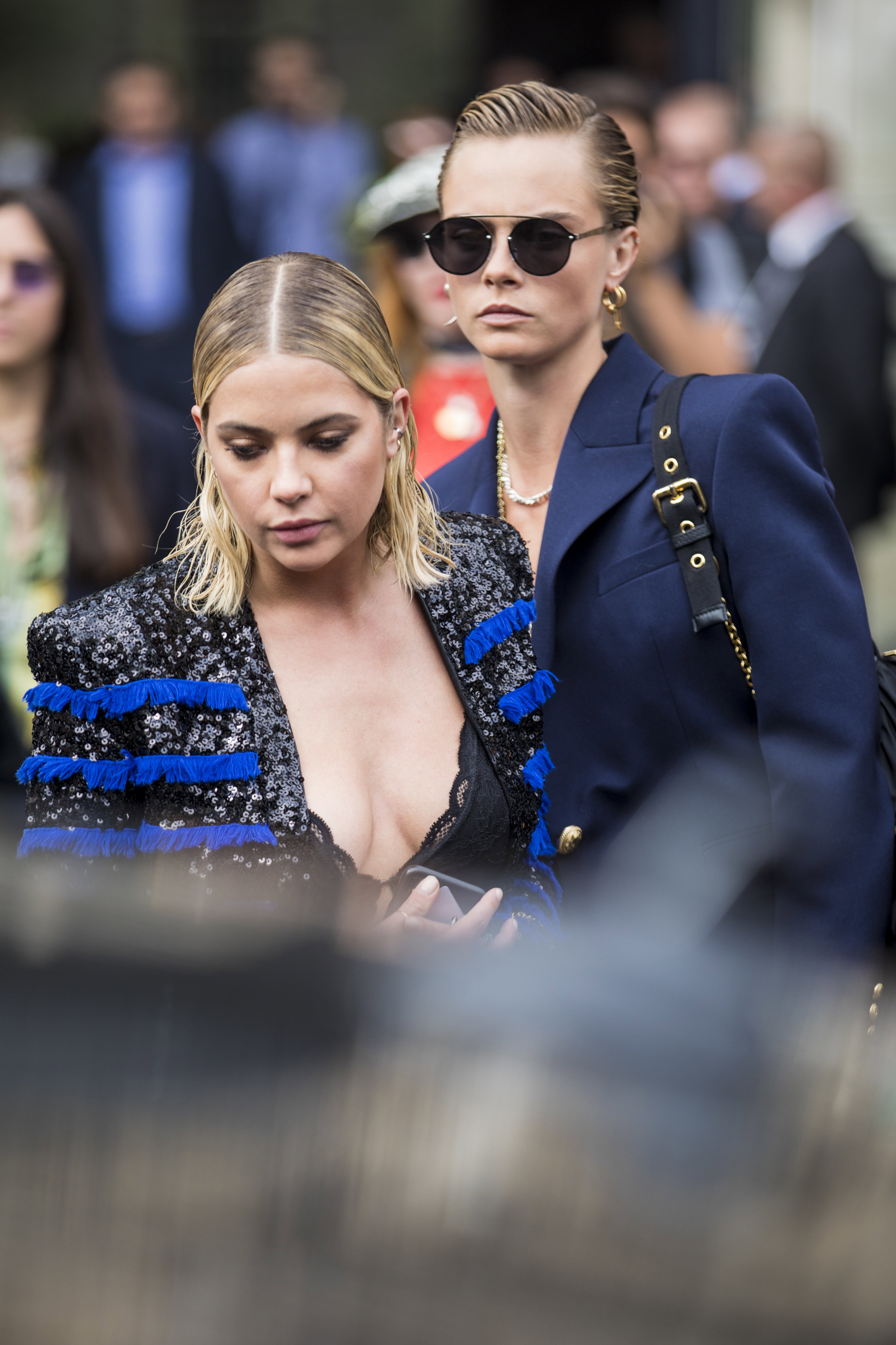Cara Delevingne wzięła ślub z Ashley Benson! Wśród gości weselnych znaleźli się Sophie Turner, Joe Jonas i Charlize Theron