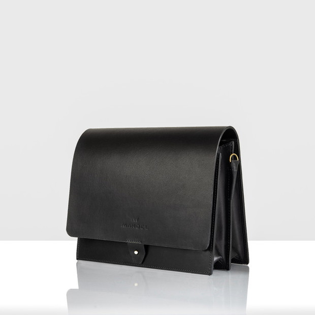 Flap Bag Midi Classic Black Mandel 789 zł