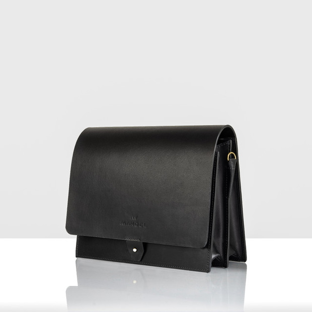 Flap Bag Midi Classic Black Mandel 789 zł
