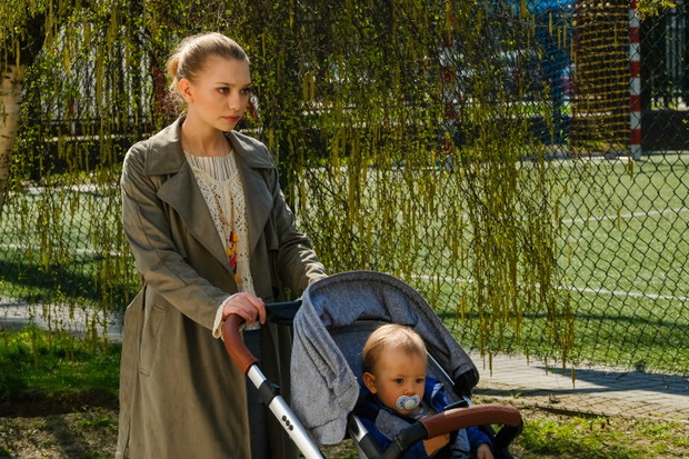 Kadr z serialu „Przyjaciółki” z Małgorzatą Sochą, Anitą Sokołowską, Magdaleną Stużyńską-Brauer i Joanną Liszowską