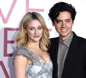 Lili Reinhart i Cole Sprouse jednak są razem? Aktorka skomentowała plotki dotyczące rozstania!