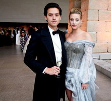 Cole Sprouse i Lili Reinhart ciągle są razem! Te zdjęcia mówią wszystko