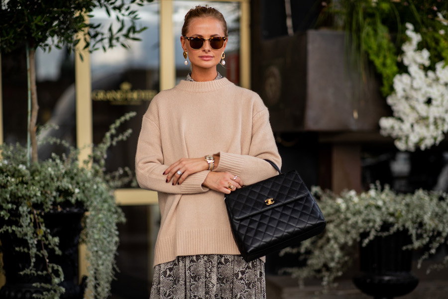 Trendy 2019: najmodniejsze swetry na jesień, które będziecie nosić cały sezon