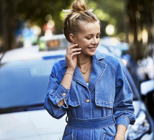 Trendy 2019: modna biżuteria na jesień. Nosi ją Kasia Szklarczyk!