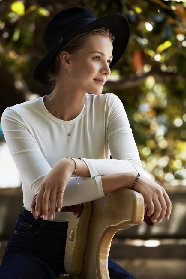 Kasia Szklarczyk w obiektywie Marcina Tyszki w nowej kampanii marki Apart