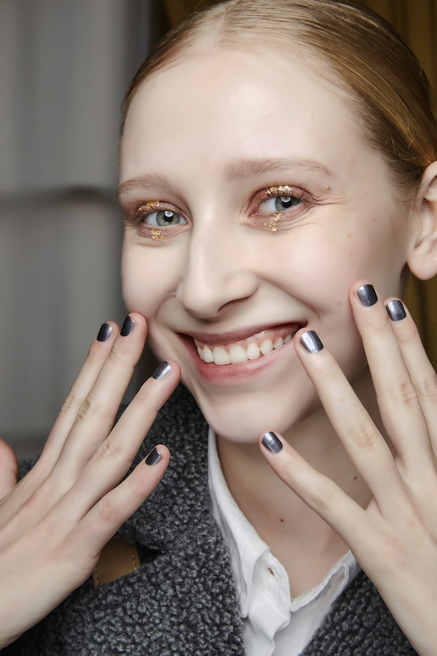 Trendy 2019: modne kolory paznokci na jesień