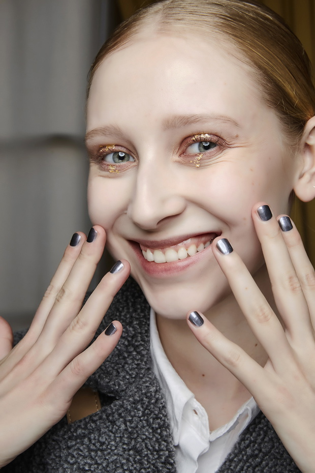 Trendy 2019: modne kolory paznokci na jesień