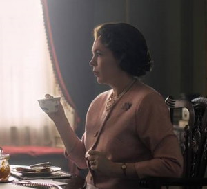 1olivia-colman-w-roli-krolowej-elzbiety-w-3-sezonie-the-crown