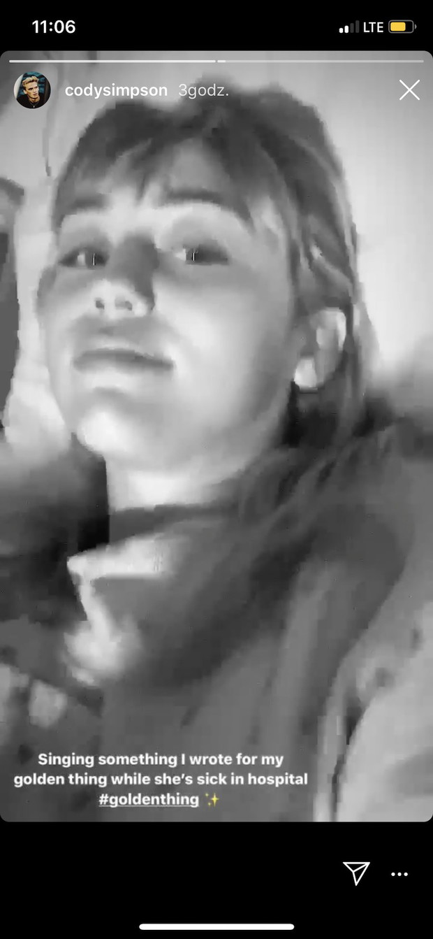 Cody na swoim Instagram Stories również podzielił się relacją z wizyty w szpitalu i Miley.