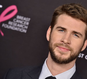 Liam Hemsworth ma nową dziewczynę! Kim jest tajemnicza blondynka?