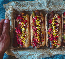 Już niedługo Żabka wprowadzi do oferty wegańskie hot-dogi!