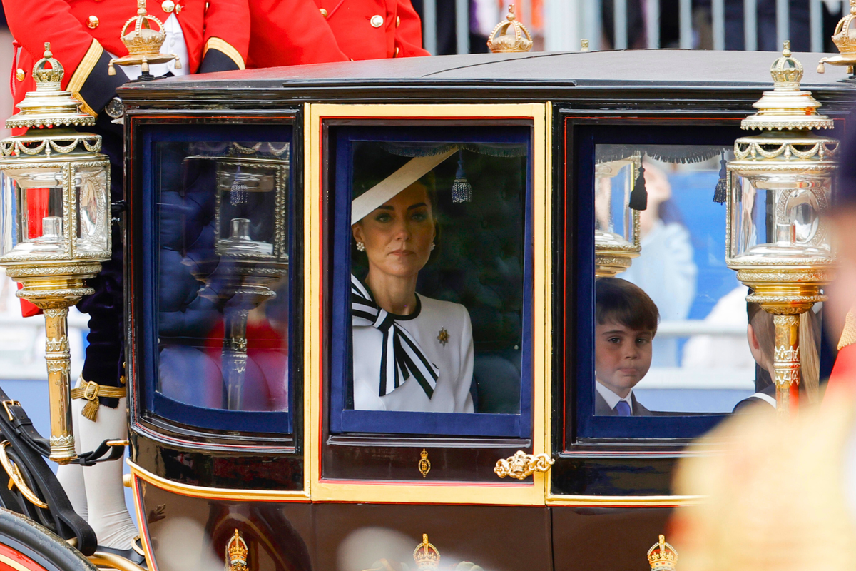 Czy rodzina królewska ogląda The Crown?
