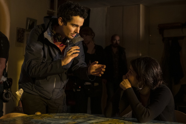 Damien Chazelle na planie serialu „The Eddy”