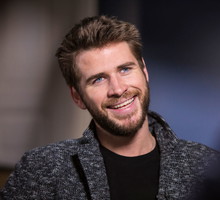 Liam Hemsworth przedstawił rodzicom nową dziewczynę. Kim jest Gabriella Brooks?