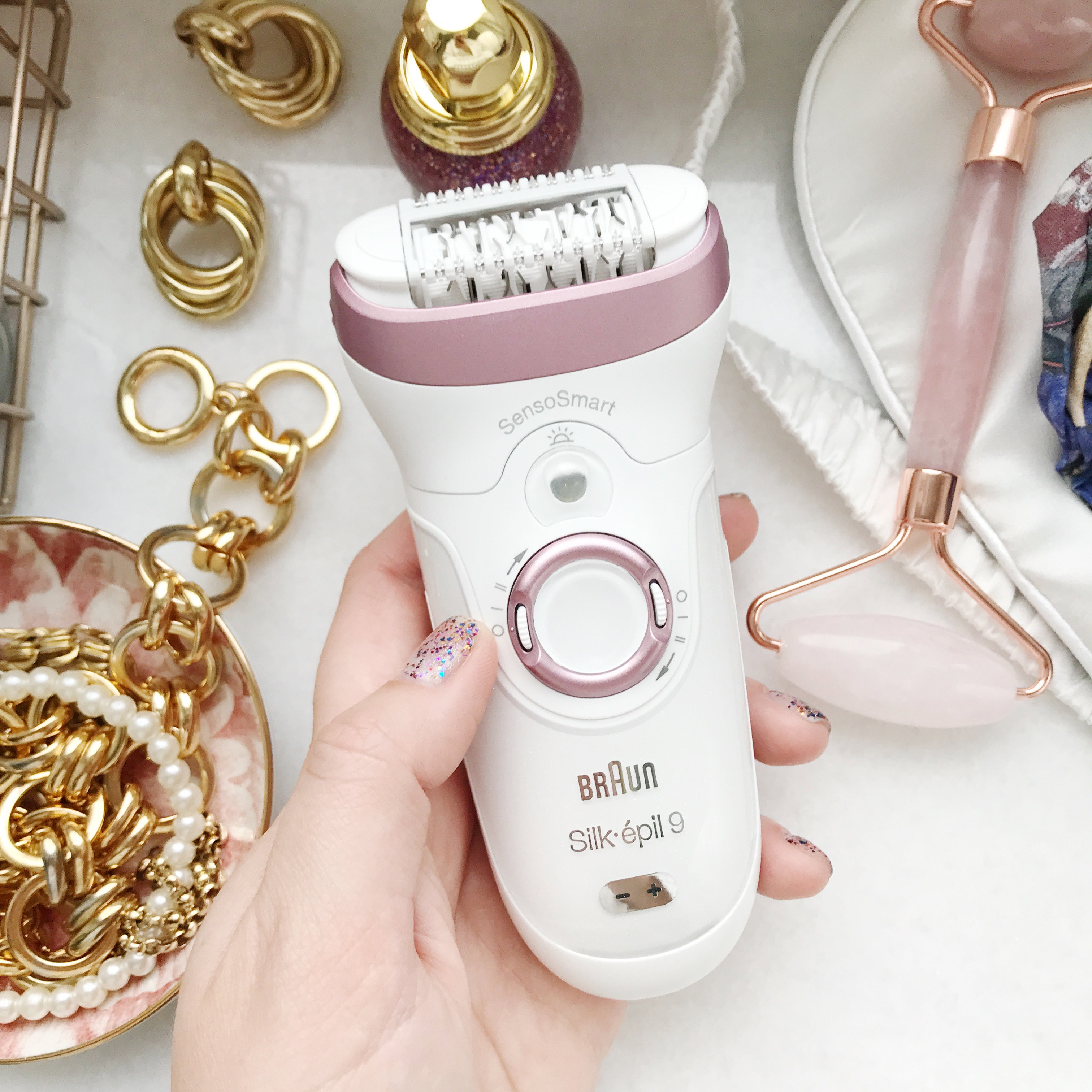 Depilacja depilatorem bez tajemnic. Czy jest lepsza niż zwykłą maszynką? Przetestowałam depilator Braun Silk-épil 9 SensoSmart™ i oto, co o tym myślę
