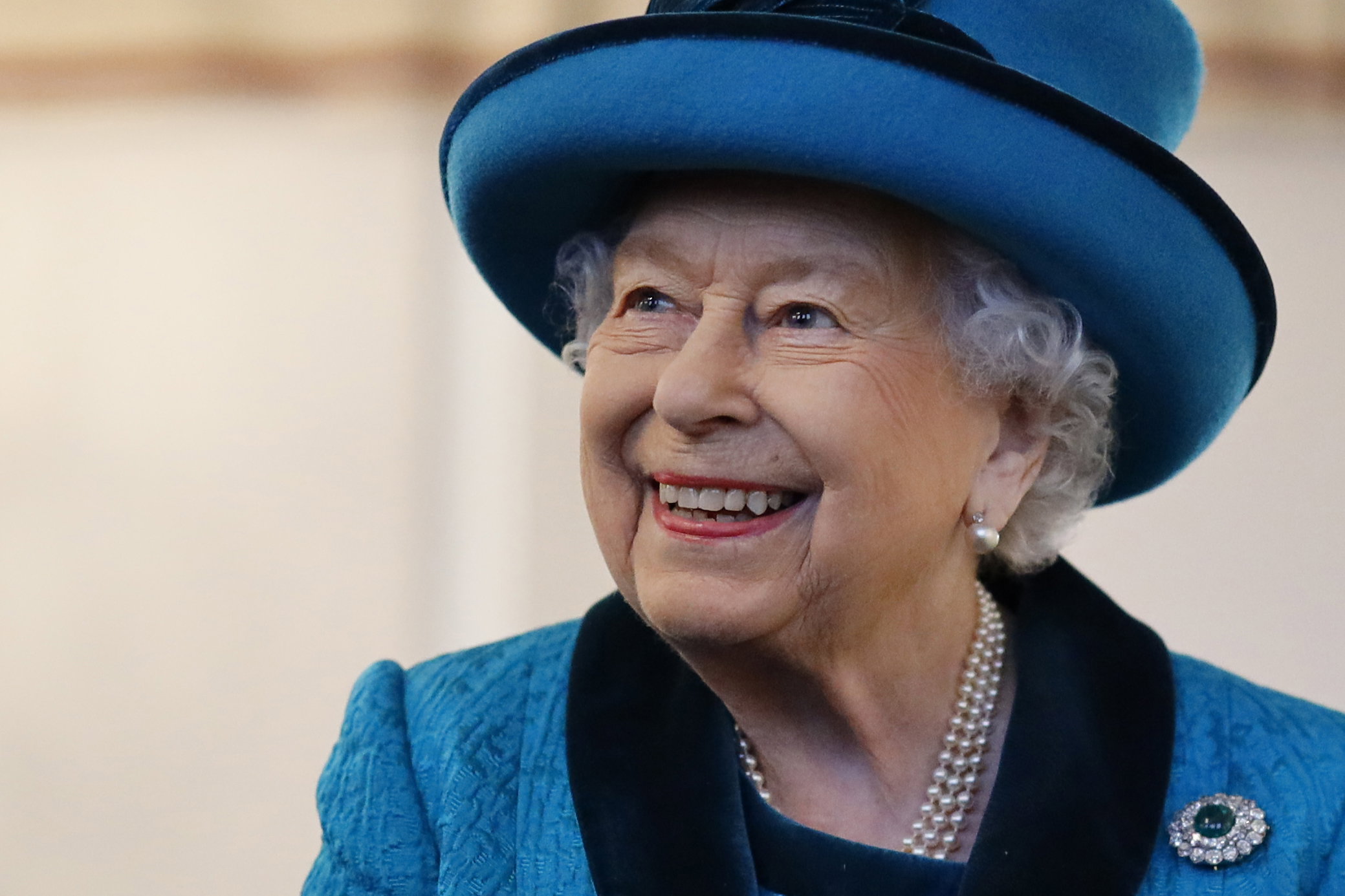 Królowa Elżbieta II szuka osoby, która będzie obsługiwać jej media społecznościowe!