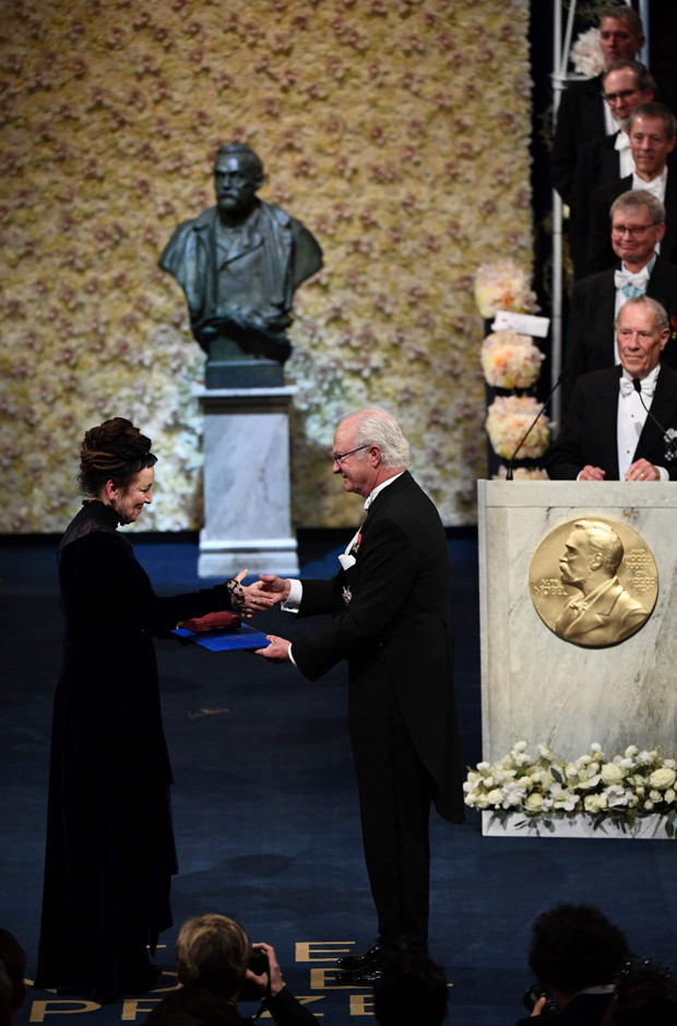 Olga Tokarczuk odebrała Nagrodę Nobla