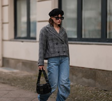 Co nosić do jeansów jesienią? Te rzeczy sprawią, że klasyczny denim zawsze będzie wyglądał dobrze