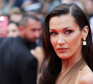 krem do twarzy, którego używa Bella Hadid