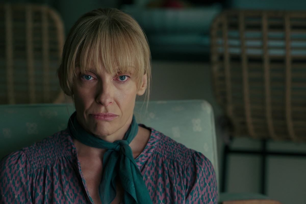 PIECESOFHER_Season1_Episode2_00_08_42_00R