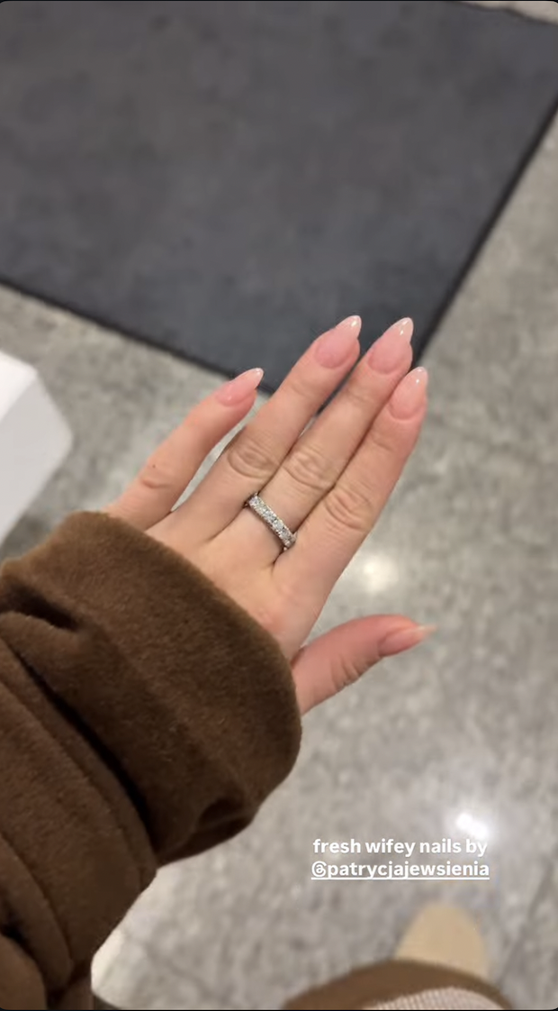 Wifey nails