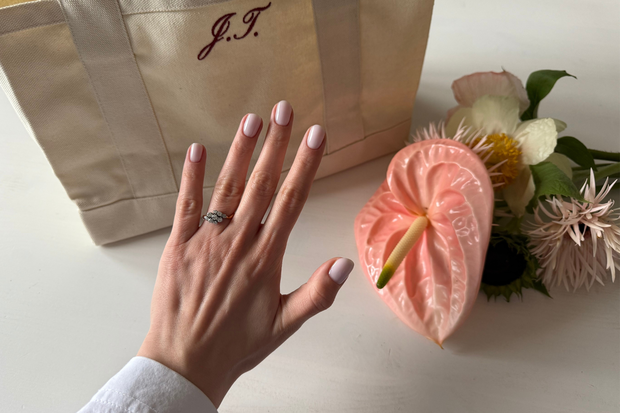 Modne paznokcie rose milk nails