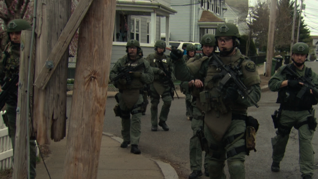 American_Manhunt_The_Boston_Marathon_Bombing_S1_E2_00_48_24_13