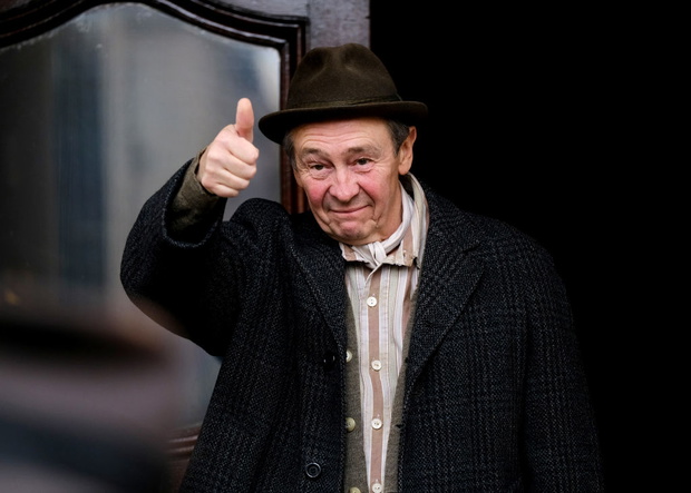 "Only Fools and Horses The Musical" - Silent Stand