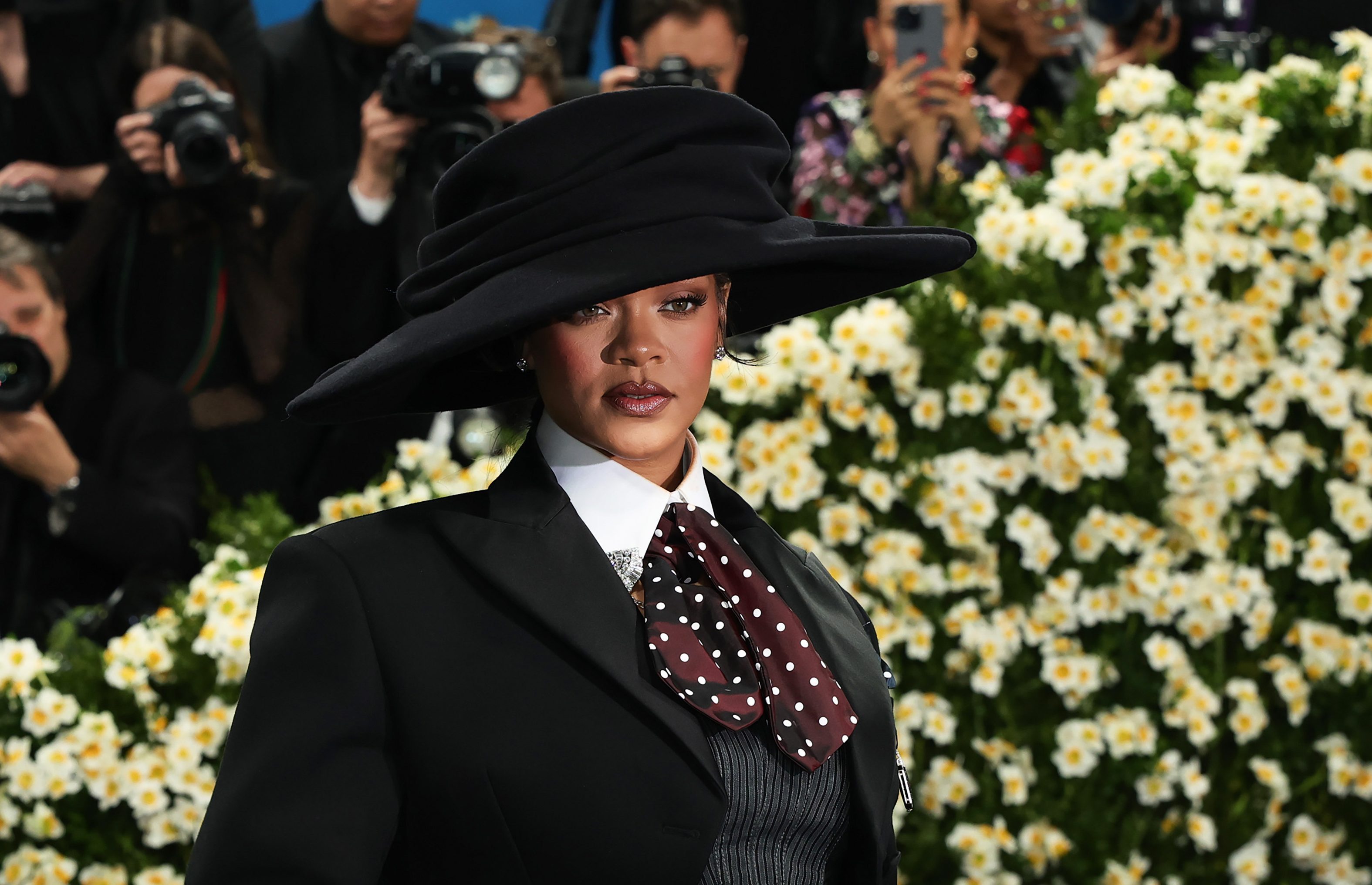 Rihanna jest w ciąży. Ogłosiła to na Met Gali 2025