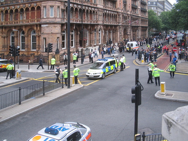 Russell_square_police_road
