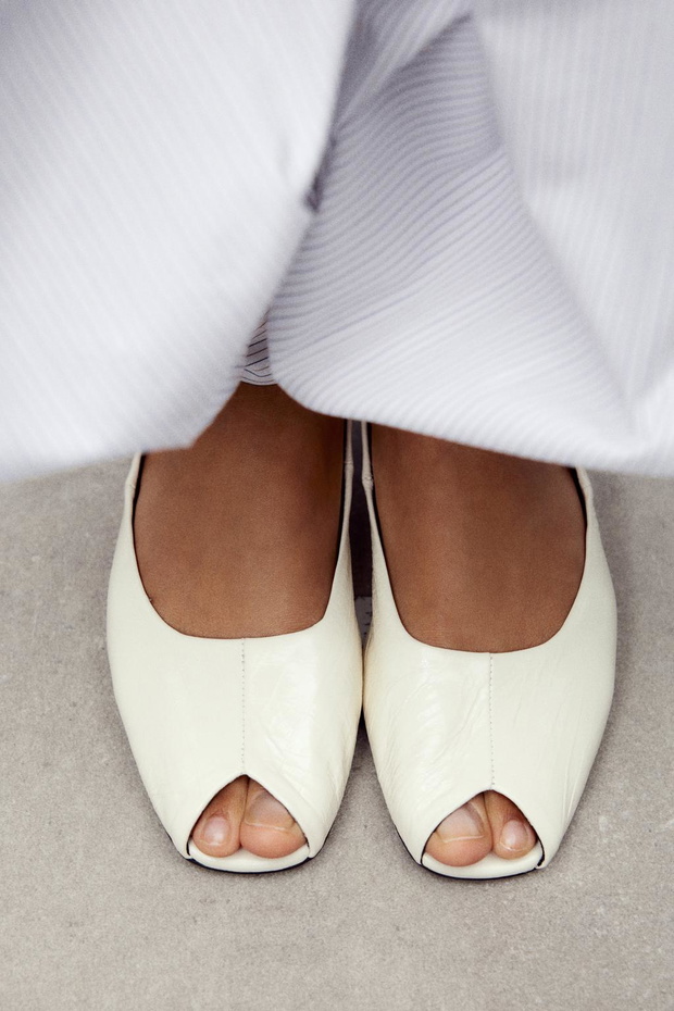 białe baleriny peep toe