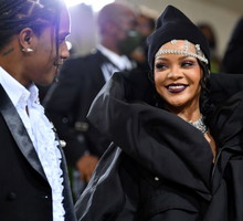Rihanna i A$AP Rocky planują ślub! Kiedy i gdzie się odbędzie i co jeszcze wiadomo o ceremonii? Na jaw wyszło też, kto będzie matką chrzestną dziecka