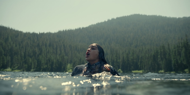KeepBreathing_Season1_Episode1_00_14_31_11R