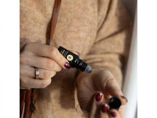 olejkowe perfumy roll-on Miodowa Mydlarnia