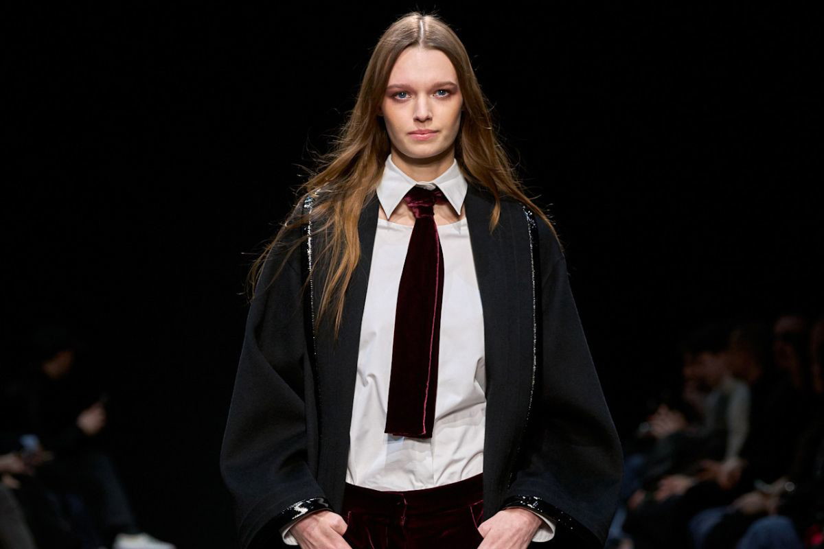 Te perfumy to esencja stylu Old Money + Girl Boss w jednym flakonie. „Zapach jest bardzo elegancko uszyty” i idealny na jesień