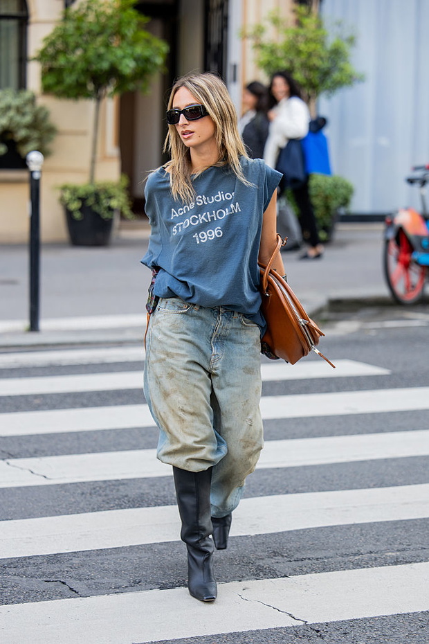 Street Style - Paris Fashion Week - Womenswear Spring Summer 2026 - Day Three